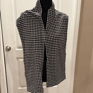 Lands' End Black and White Fleece Houndstooth Scarf